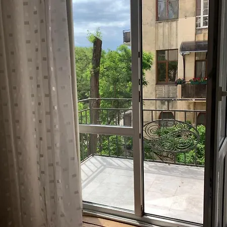 Двухкомнатная Квартира В Центре Одессы На Маразлиевской