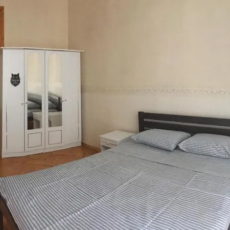 Apartment Двухкомнатная Квартира В Центре Одессы На Маразлиевской Odesa